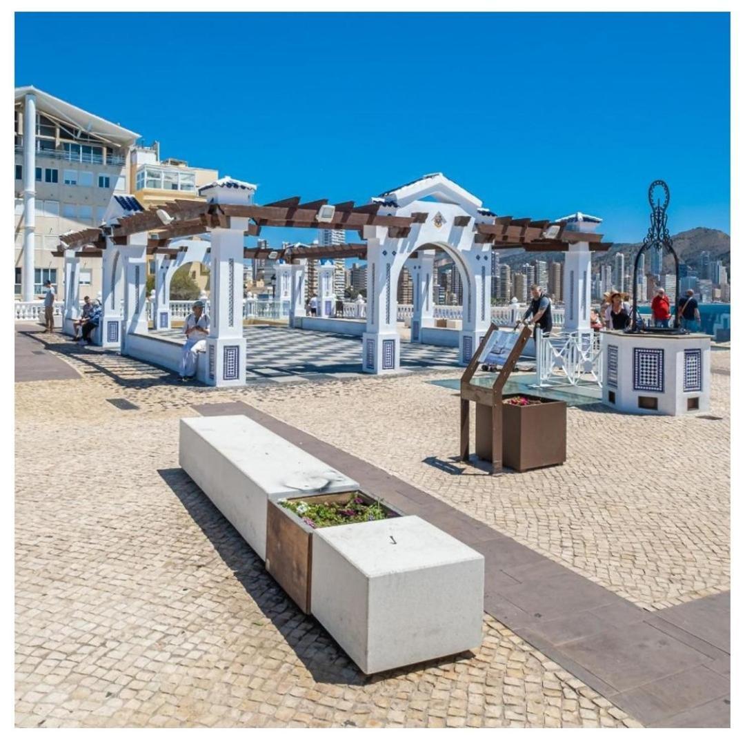 Luxury Primerisima Linea Playa Poniente Benidorm Con 6,5 Mts De Vistas Frontales Al Mar Extérieur photo